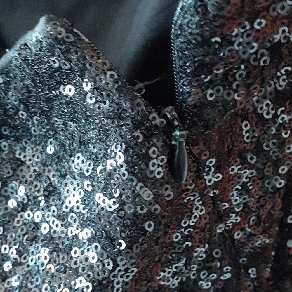 Dress - Picture 5 of 5